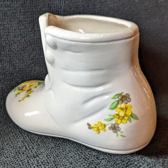 REDUCED Vintage Baby-Themed Yesteryear Boot Vase/Planter c mid-1970s - Picture 4 of 8
